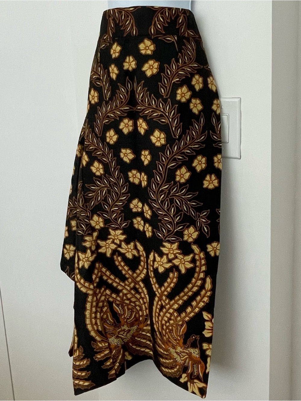 NWT Batik First Asymmetric Black Floral-Print Midi Skirt Yellow & Orange Small - Picture 5 of 14
